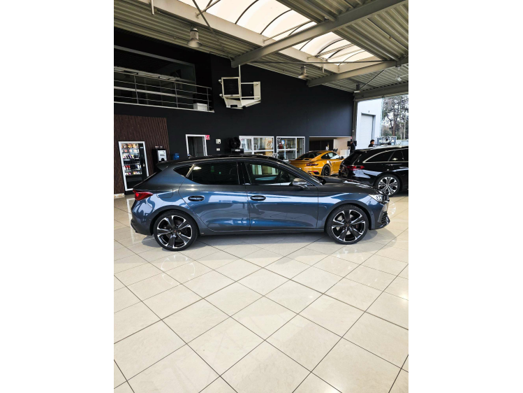 CUPRA Leon e-Hybrid 1.4 DSG (180 kW) / Camera / Pano / LED DVX Cars