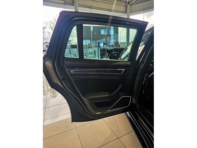 Porsche Panamera Sport Tour Platinium /Pano/Vented/360° DVX Cars