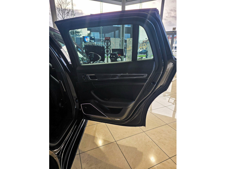 Porsche Panamera Sport Tour Platinium /Pano/Vented/360° DVX Cars