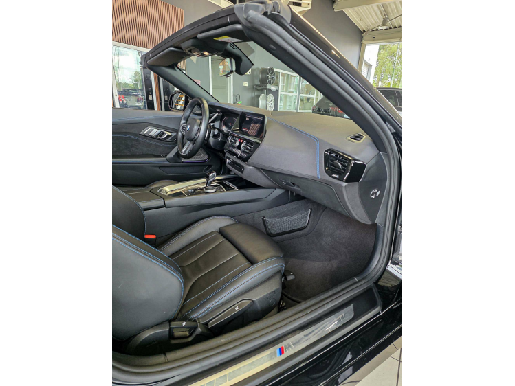 BMW Z4 2.0iAS sDrive M-Pack/Harman/LED/Adapt Cruise DVX Cars