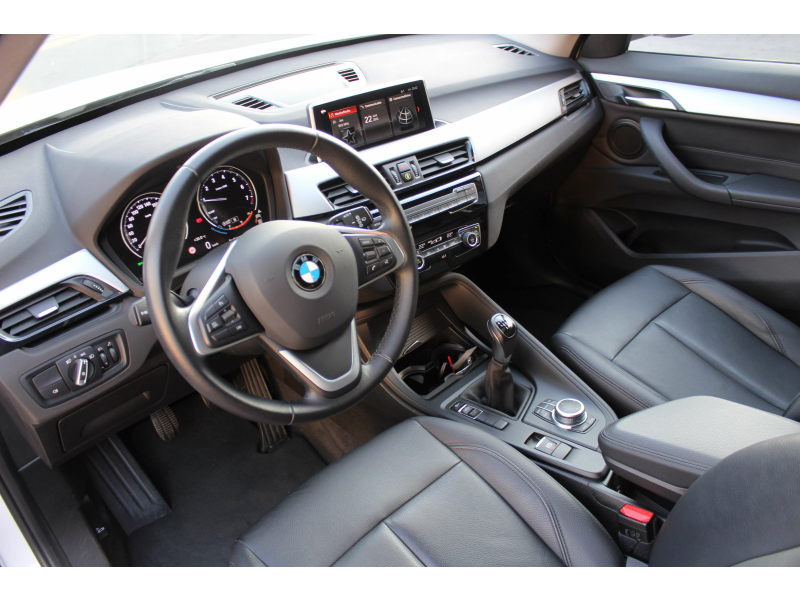 BMW X1 sDrive18i / PANODAK / LEER / PDC / NAVI - TOPSTAAT Garage Van Den Dooren