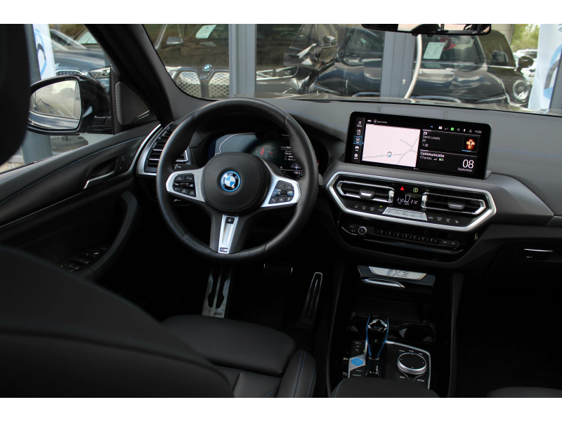 BMW iX3 Impressive M / Model '22 / TREKHAAK / PANO / LEER Garage Van Den Dooren