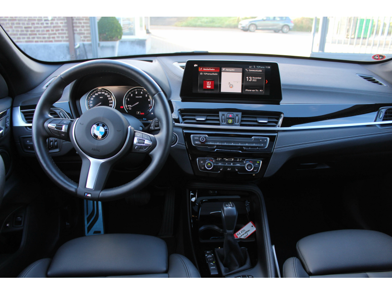 BMW X1 xDrive 25e M Sport / LEDER / PANO / TREKHAAK /CAM Garage Van Den Dooren