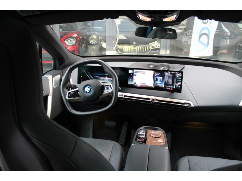BMW iX xDrive40 M Sport / Bwrs&Wlkns / Cooled/Heat. Luxe Garage Van Den Dooren