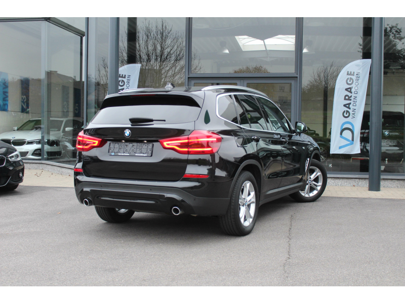 BMW X3 sDrive18dA Advantage / PDC / NAVI / CARPLAY / PDC Garage Van Den Dooren