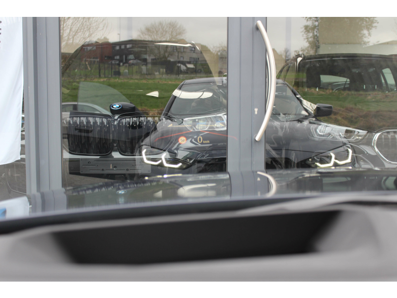 BMW i4 eDrive40 M Sport / PANO / HUD / H/K / MEM / LEER Garage Van Den Dooren