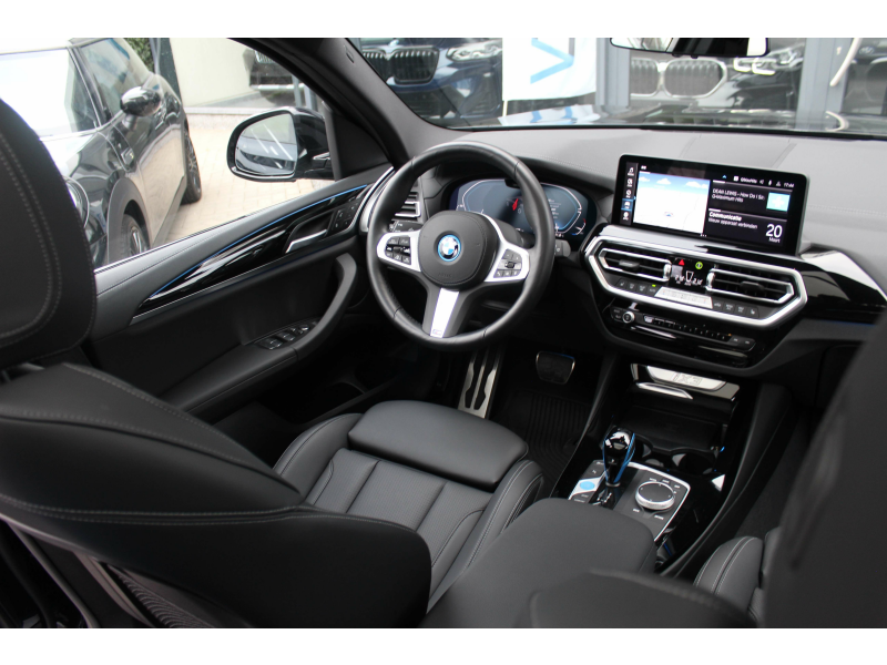 BMW iX3 Inspiring M Sport / PANO / TREKHAAK / DRIVING ASSI Garage Van Den Dooren