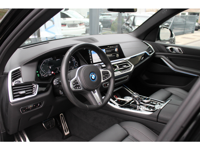 BMW X5 xDrive45e M Sport / TREKHAAK / PANO / 360CAM Garage Van Den Dooren