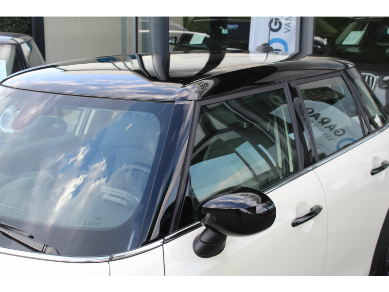 MINI Cooper 5-deurs AUTOMT / CAM / CARPLAY / KEYLESS / AD LED Garage Van Den Dooren