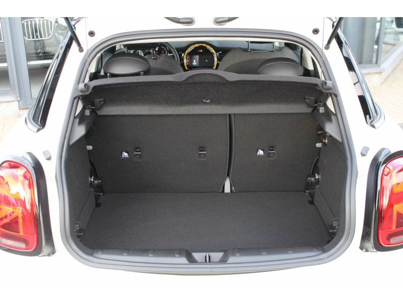 MINI Cooper 5-deurs AUTOMT / CAM / CARPLAY / KEYLESS / AD LED Garage Van Den Dooren