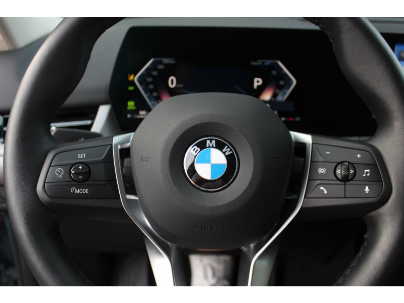 BMW X1 sDrive18iA Advantage/ CAM / WIDESCRN / ACC / TRKHK Garage Van Den Dooren