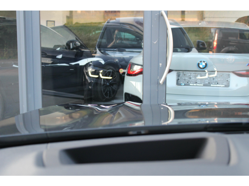 BMW iX3 M Sport Impressive / SHADOW LINE / PANO / 360CAM / Garage Van Den Dooren