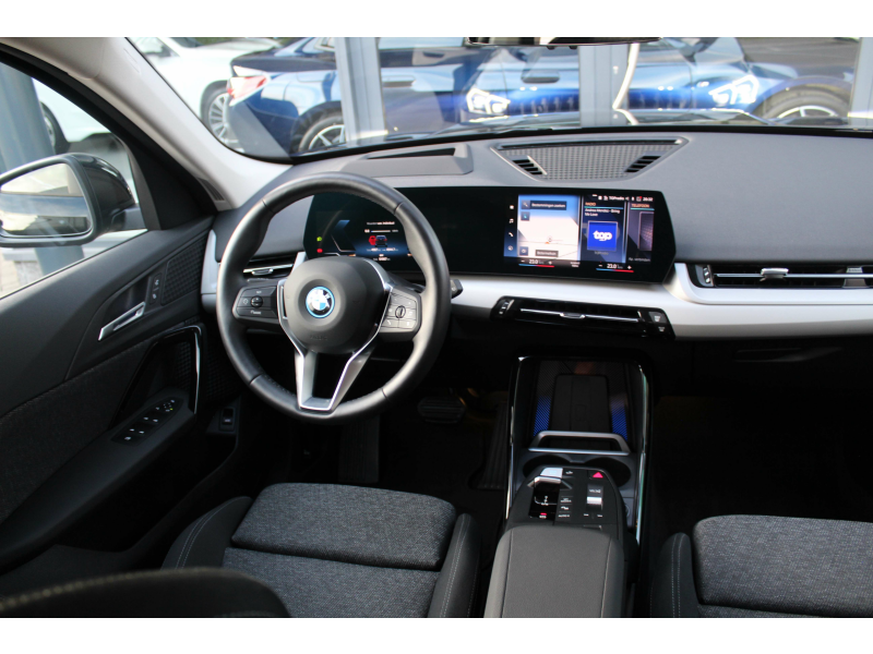 BMW iX1 xDrive30 / HUD /360CAM /DRIV. PROF/ TRKHK /KEYLESS Garage Van Den Dooren