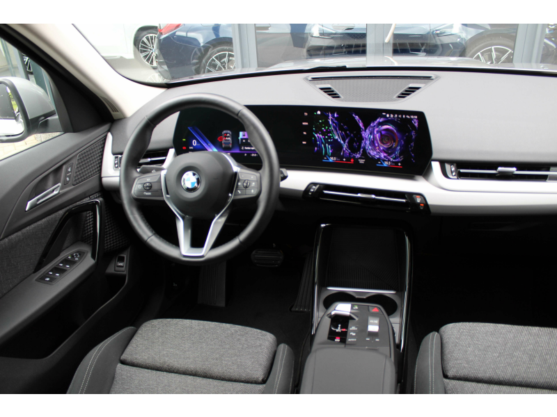 BMW X1 sDrive18iA Advantage/ CAM / WIDESCREEN / TREKHAAK Garage Van Den Dooren