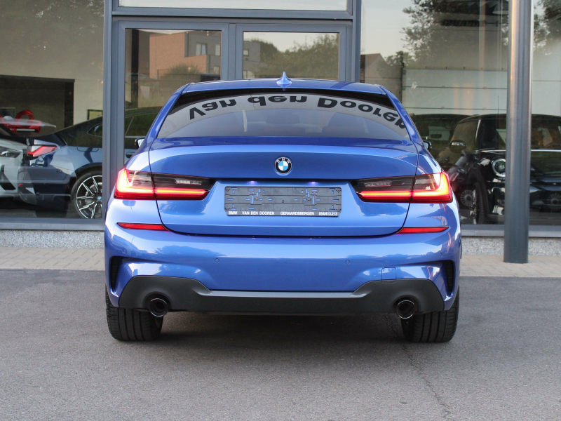 BMW 318 iA Sedan M Sport / LED / NAVI / CARPLAY / PARK SEN Garage Van Den Dooren