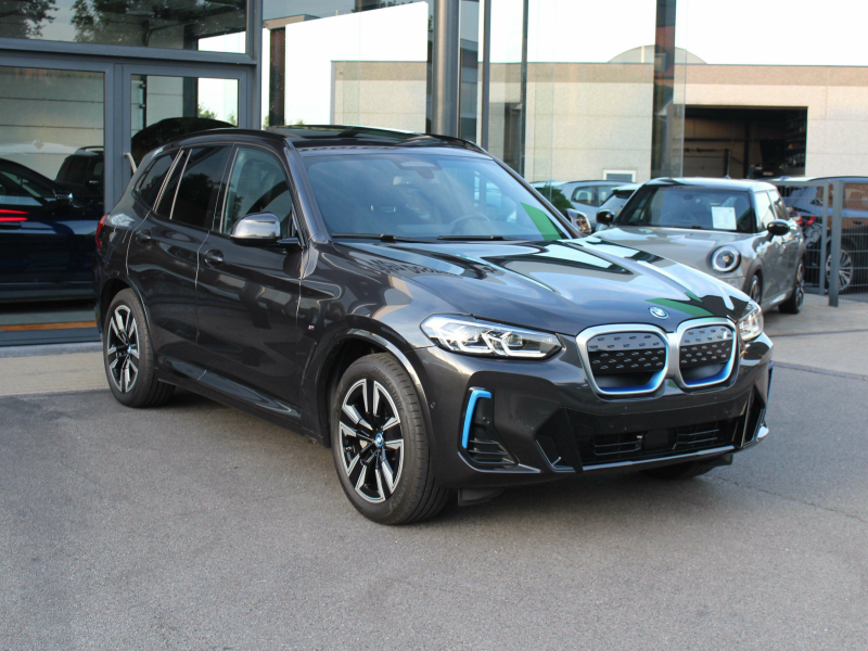 BMW iX3 M Sport Inspiring / PANO / TREKHAAK / BLINDSPOT Garage Van Den Dooren
