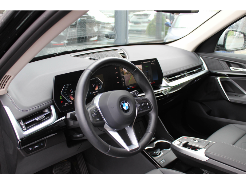 BMW X1 sDrive18i X-Line / LEER / LED / WIDESCREEN / CAM Garage Van Den Dooren