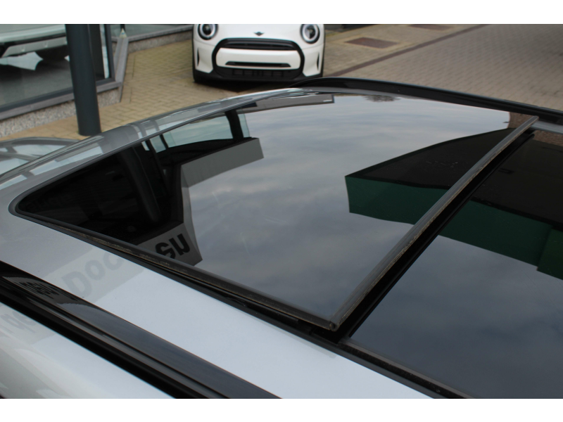 BMW iX1 xDrive30 / M Sport / PANO / LEER / TRKHK / FULL!! Garage Van Den Dooren