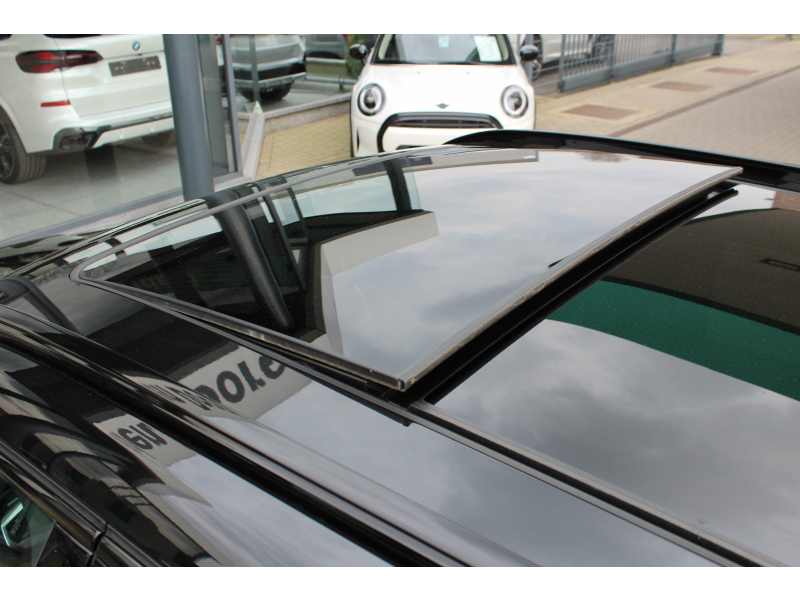 BMW iX1 xDrive30 / M Sport / PANO / LEER / TRKHK / FULL!! Garage Van Den Dooren