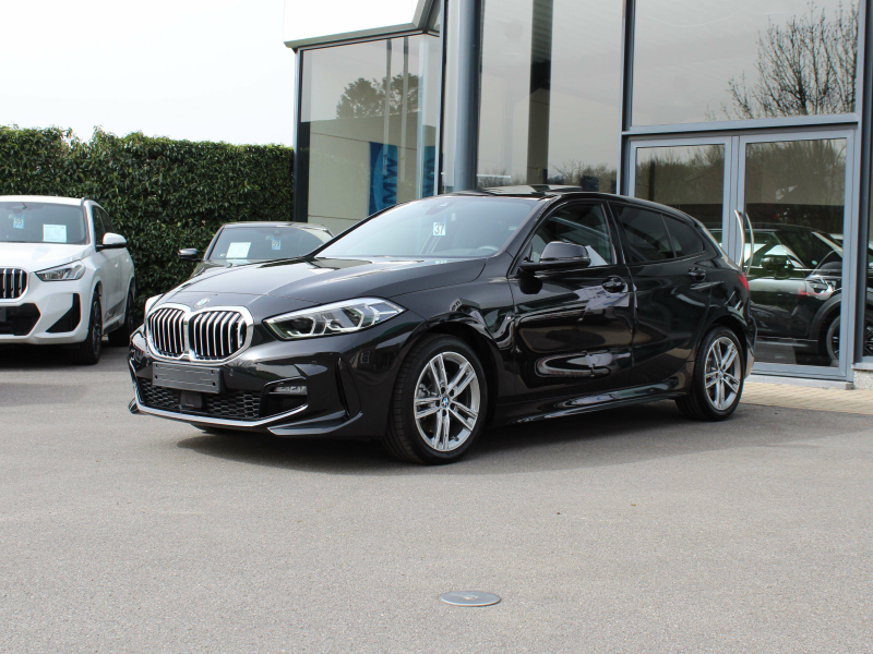 BMW 118 iA M Sport / PANODAK / ACC / HIFI / CARPLAY / CAM Garage Van Den Dooren