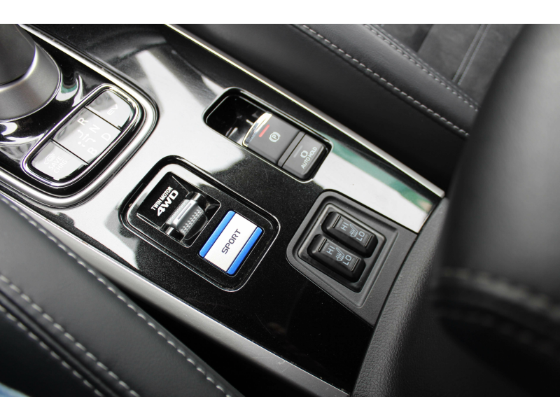 Mitsubishi Outlander 2.4i 4WD PHEV Instyle SDA Garage Van Den Dooren