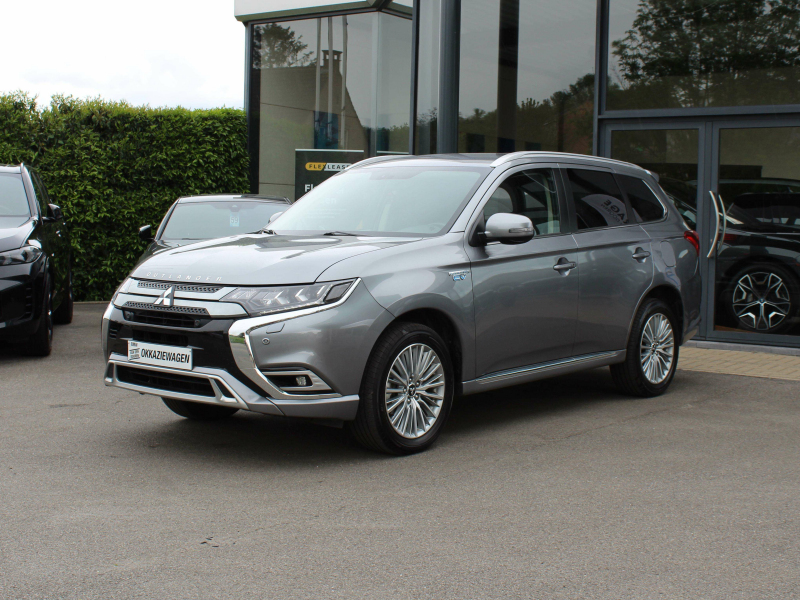 Mitsubishi Outlander 2.4i 4WD PHEV Instyle SDA Garage Van Den Dooren