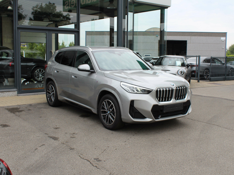 BMW X1 sDrive18i M Sport / CAM / LEER / VERW. STUUR Garage Van Den Dooren