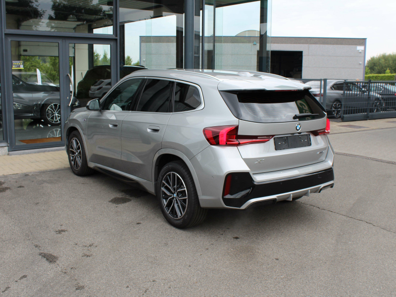 BMW X1 sDrive18i M Sport / CAM / LEER / VERW. STUUR Garage Van Den Dooren