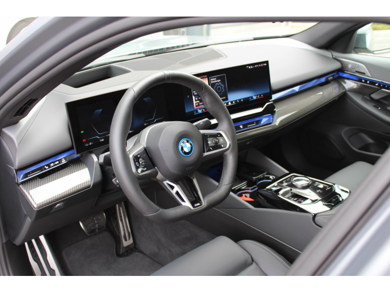 BMW i5 eDrive40 M Sport / B&W / PANO / FULL OPT - FROZEN! Garage Van Den Dooren