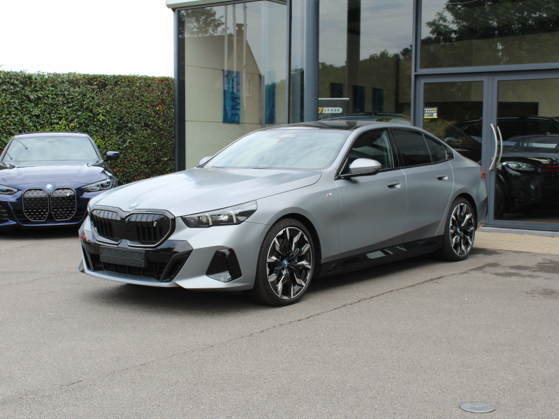 BMW i5 eDrive40 M Sport / B&W / PANO / FULL OPT - FROZEN! Garage Van Den Dooren