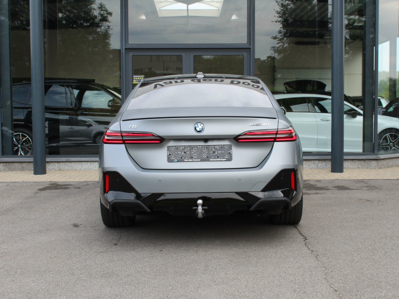 BMW i5 eDrive40 M Sport / B&W / PANO / FULL OPT - FROZEN! Garage Van Den Dooren