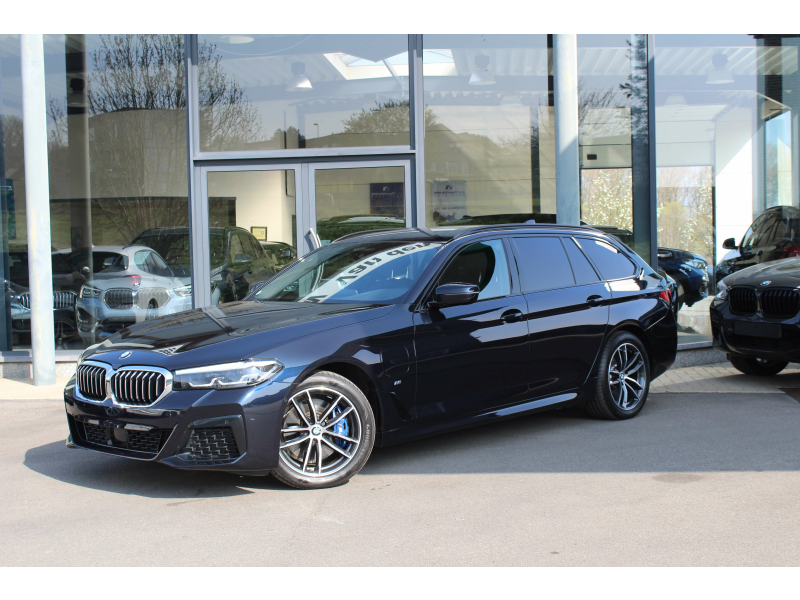 BMW 530 e xDrive PHEV Touring M Sport /CAM /LEER /ACC /TRK Garage Van Den Dooren