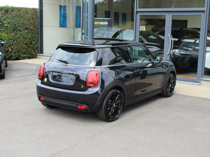 MINI Cooper SE ALL YOURS / PANO / HUD / HARMAN-KARDON / CAM /LEER Garage Van Den Dooren