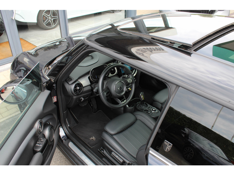 MINI Cooper SE ALL YOURS / PANO / HUD / HARMAN-KARDON / CAM /LEER Garage Van Den Dooren