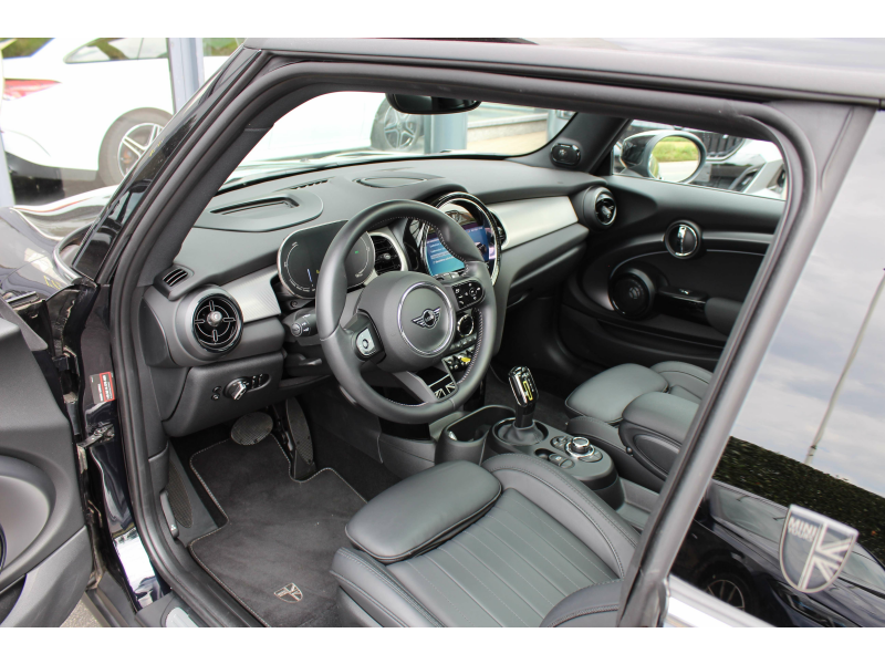 MINI Cooper SE ALL YOURS / PANO / HUD / HARMAN-KARDON / CAM /LEER Garage Van Den Dooren