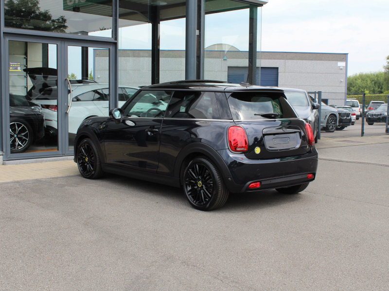 MINI Cooper SE ALL YOURS / PANO / HUD / HARMAN-KARDON / CAM /LEER Garage Van Den Dooren