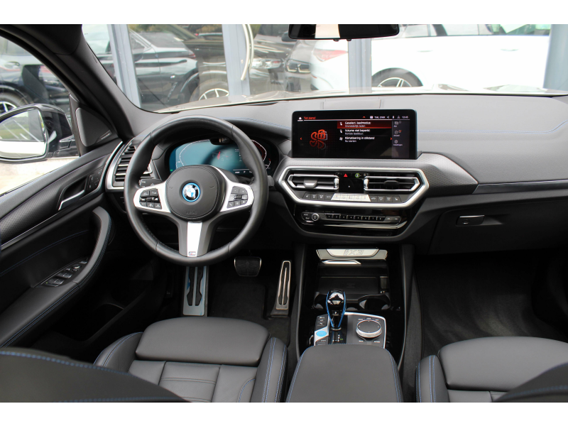 BMW iX3 M Sport / PANO / H-K / KEYL / HUD / 360CAM / TRKHK Garage Van Den Dooren