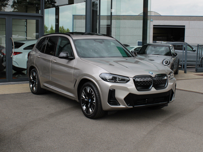 BMW iX3 M Sport / PANO / H-K / KEYL / HUD / 360CAM / TRKHK Garage Van Den Dooren