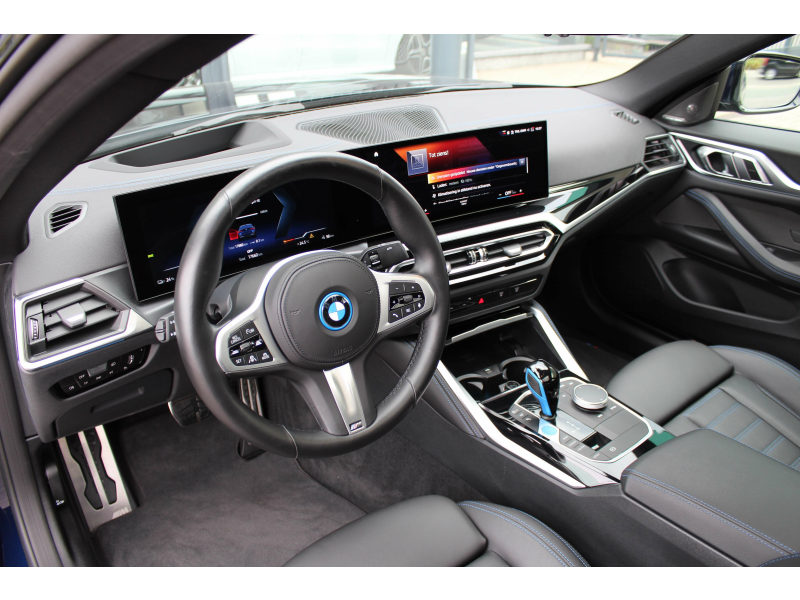 BMW i4 eDrive40 M Sport / PANO / HUD / H/K / LEER - FULL! Garage Van Den Dooren