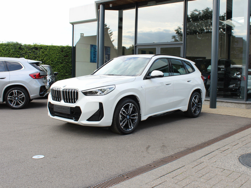 BMW X1 sDrive18i M Sport / TREKHAAK / HARMAN-KARDON / CAM Garage Van Den Dooren