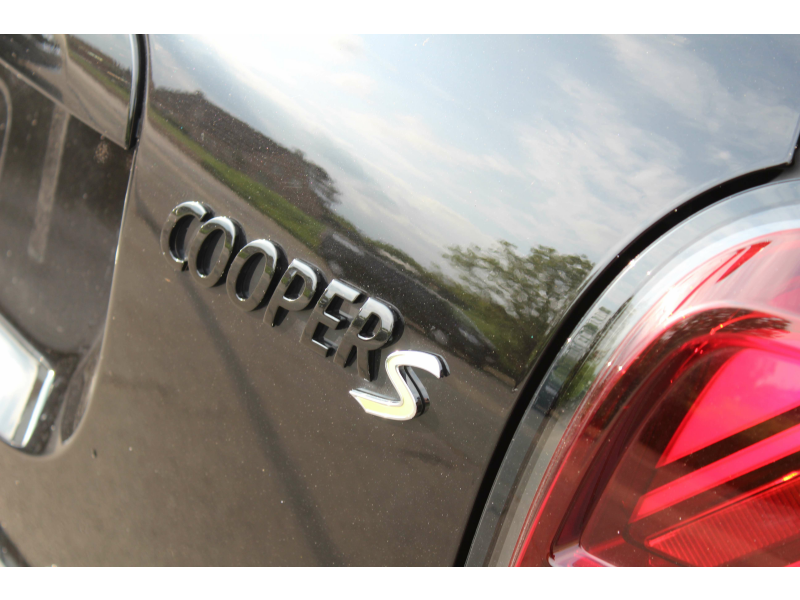 MINI Cooper SE Countryman Classic Trim / PHEV / 4X4 / CAM / KEYLESS / CARPLY Garage Van Den Dooren