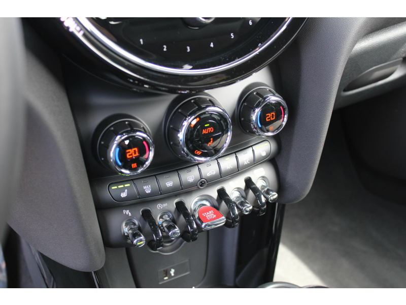 MINI Cooper 3-deurs JCW-trim / KEYLESS / CAM / CARPLAY / SPORT Garage Van Den Dooren