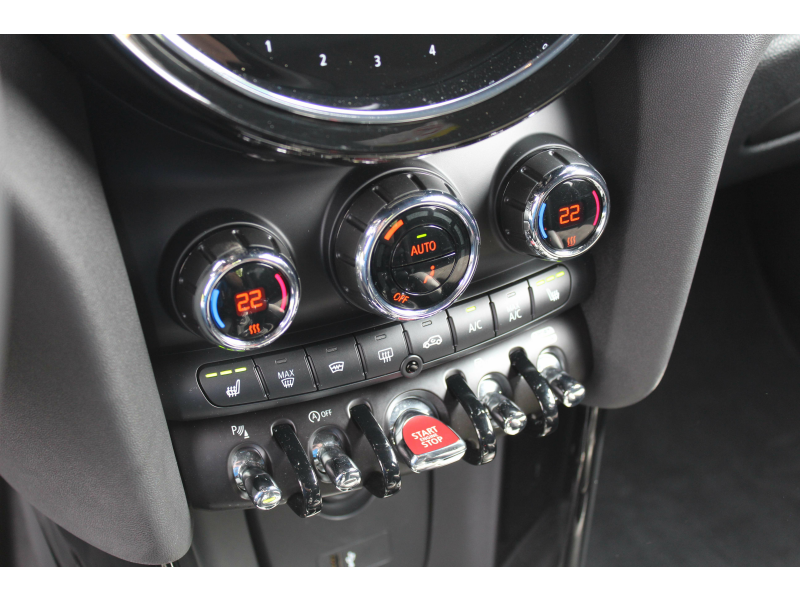 MINI Cooper 5-deurs JCW-trim / KEYLESS / CAM / CARPLAY / SPORT Garage Van Den Dooren