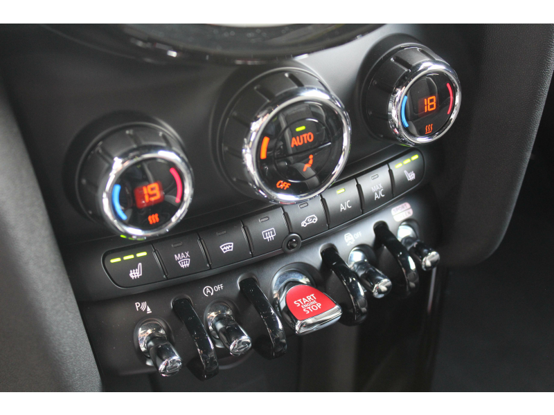 MINI Cooper 5-deurs automaat JCW-trim / CAM / COMF ACCESS ++ Garage Van Den Dooren
