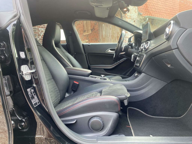 Mercedes-Benz CLA 180 AMG-PACK Full-LED/Gps/Sportzetels/Cruise/PDC...! Leconte Motors