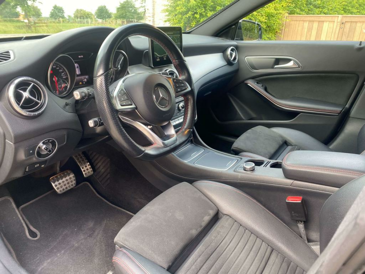 Mercedes-Benz CLA 180 AMG-PACK Full-LED/Gps/Sportzetels/Cruise/PDC...! Leconte Motors