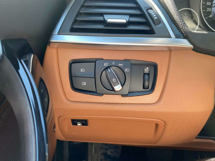 BMW 330 330e Plug-In Hybrid Luxury Pack LED/Sportzetels/.. Leconte Motors