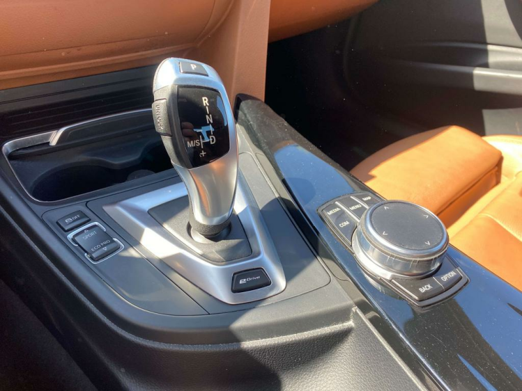 BMW 330 330e Plug-In Hybrid Luxury Pack LED/Sportzetels/.. Leconte Motors