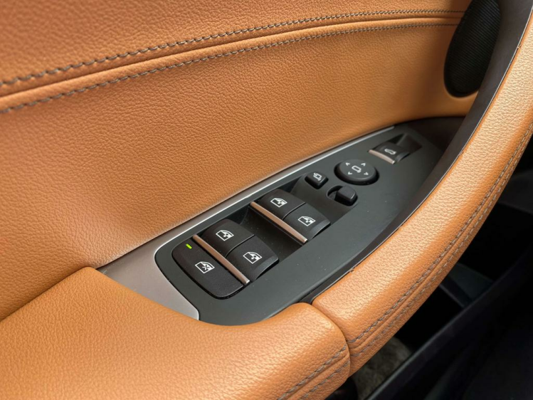 BMW X3 2.0 dA sDrive18 X-Line Panodak/Leder/Sportzetels! Leconte Motors