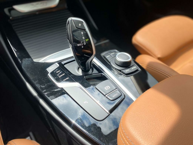 BMW X3 2.0 dA sDrive18 X-Line Panodak/Leder/Sportzetels! Leconte Motors